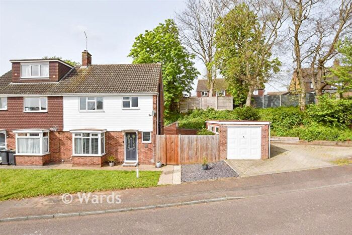 3 Bedroom Semi Detached House For Sale In The Ferns, Larkfield, Aylesford, Kent, ME20