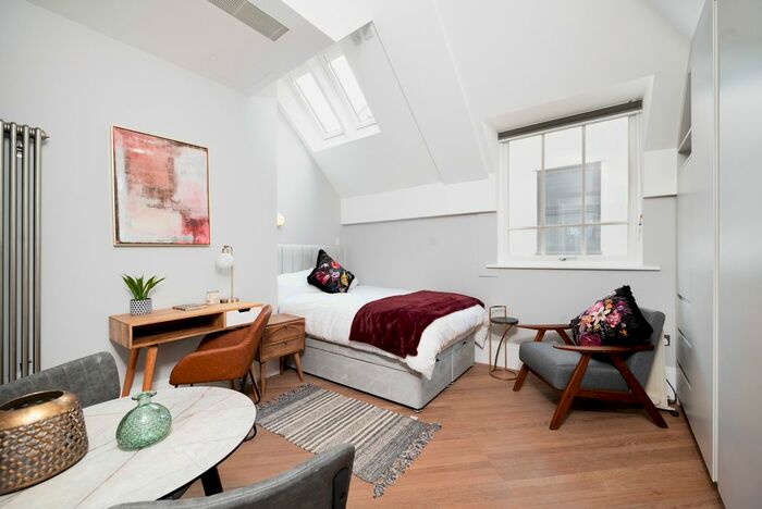 Studio To Rent In Montserrat Road, Putney, London, SW15