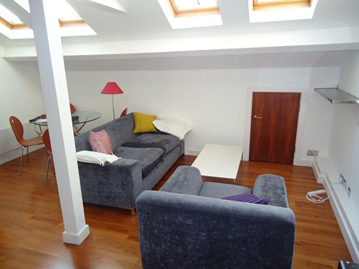 2 Bedroom Flat To Rent In Park Row, Leeds, West Yorkshire, LS1