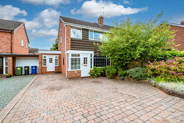 3 Bedroom Semi-Detached House For Sale In Mellowdew Road, Wordsley, Stourbridge, DY8