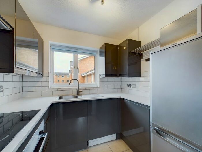 2 Bedroom Flat To Rent In Banyard Close, Cheltenham, Gloucestershire, GL51