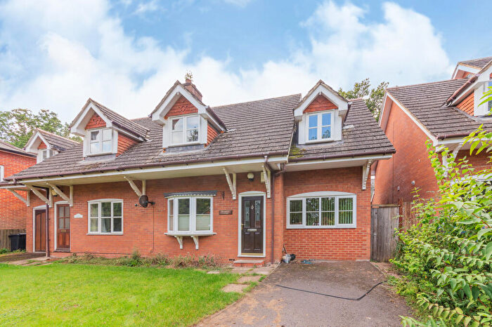 3 Bedroom Semi-Detached House For Sale In Station Road, Winchfield, Hook, RG27