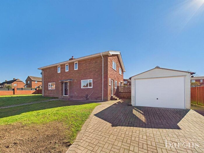 3 Bedroom Semi-Detached House For Sale In Crawts Road, Overton, Basingstoke, RG25