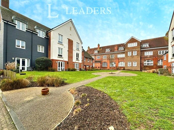 1 Bedroom Apartment For Sale In Abbess Way, Waterlooville, Hampshire, PO7