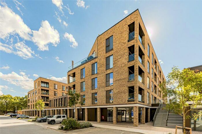 1 Bedroom Flat To Rent In Spitfire Chase, Walton-on-Thames, Surrey, KT12