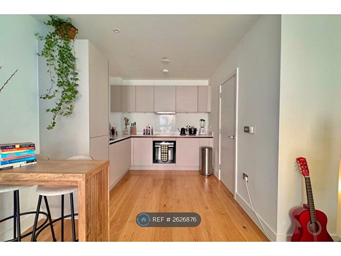 1 Bedroom Flat To Rent In Lorimer House, London, E3