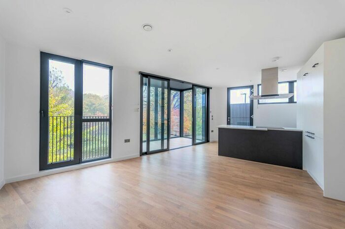 2 Bedroom Flat To Rent In The Vale, Acton, London, W3