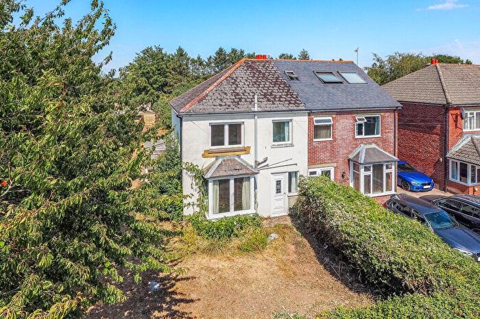 3 Bedroom Semi-Detached House For Sale In Cemetery Lane, Westbourne, PO10