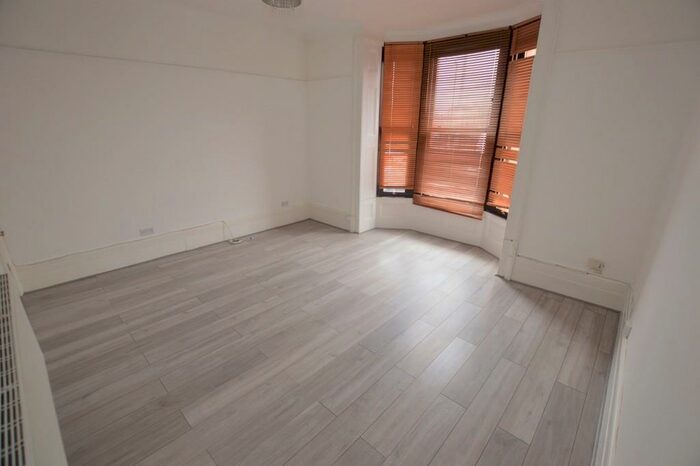 1 Bedroom Apartment To Rent In Dagnall Park, Selhurst, SE25