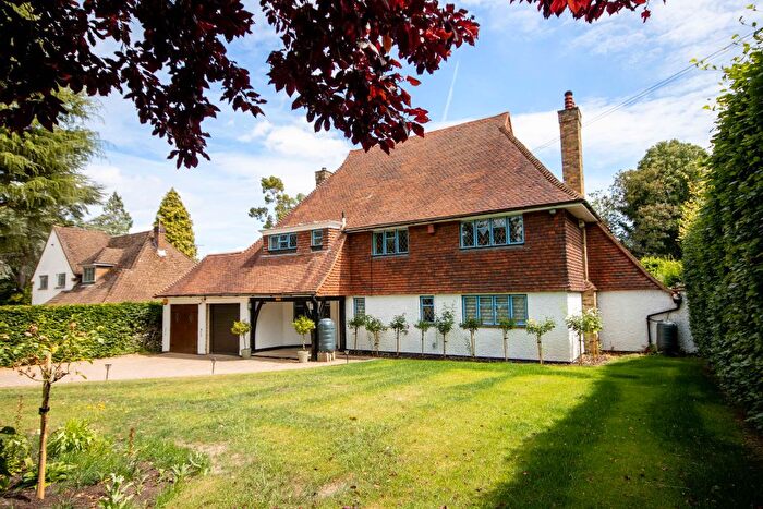 4 Bedroom Detached House For Sale In Shire Lane, Chorleywood, WD3