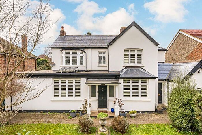4 Bedroom Detached House For Sale In Halliford Road, Shepperton, TW17