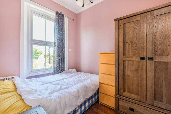 1 Bedroom Flat To Rent In Leinster Gardens, Bayswater, London, W2