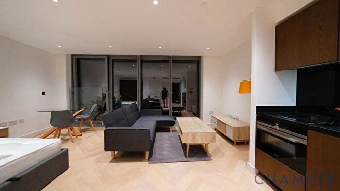 Flat To Rent In Landmark Pinnacle, Marsh Wall, E14