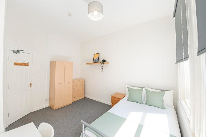 3 Bedroom Flat To Rent In West Street, Sheffield, S1