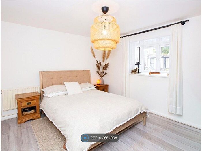 1 Bedroom Bungalow To Rent In Crofton Road, London, E13
