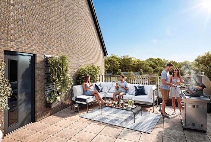 4 Bedroom Semi-Detached House For Sale In Thorpe Close, Bordon, Hampshire, GU35