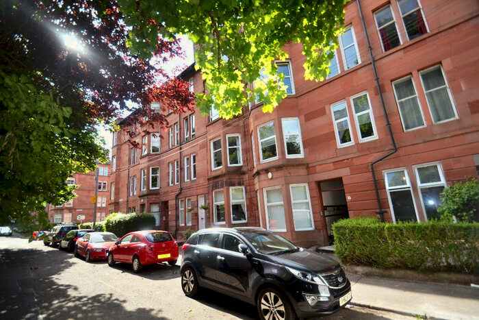 1 Bedroom Flat To Rent In Bellwood Street, Shawlands, G41