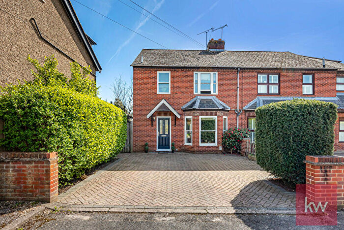 3 Bedroom Semi Detached House For Sale In Rutland Place, Maidenhead, Berkshire, SL6