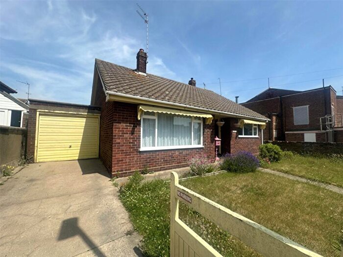 2 Bedroom Bungalow To Rent In Cross Road, Gorleston, Great Yarmouth, Norfolk, NR31