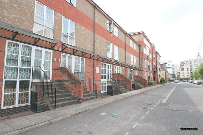 2 Bedroom Flat To Rent In Hawgood Street, London, E3