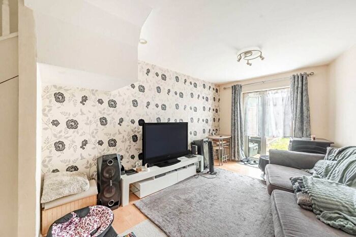 2 Bedroom House To Rent In Ladygate Lane, Ruislip, HA4