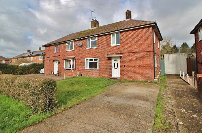 3 Bedroom Semi-Detached House For Sale In Merchistoun Road, Horndean, PO8