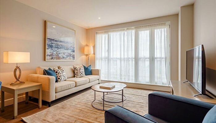 2 Bedroom Flat To Rent In Westferry Circus, London, E14