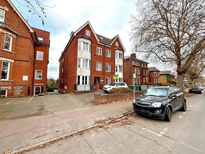 2 Bedroom Flat To Rent In College Road, Maidstone, ME15