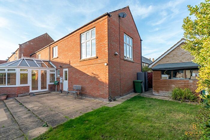 3 Bedroom End Of Terrace House For Sale In Merle Way, Lower Cambourne, CB23