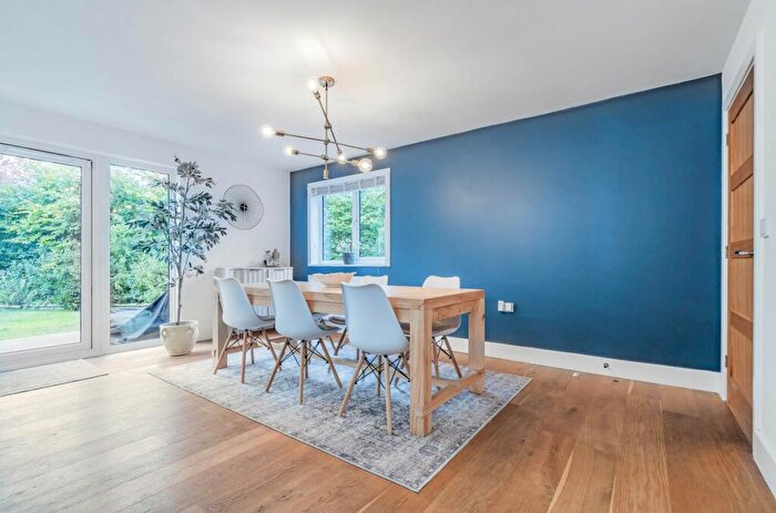 5 Bedroom Detached House For Sale In Chequer Close, Loxwood, RH14
