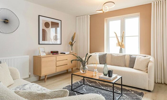 2 Bedroom Flat For Sale In Fontwell Meadows, Fontwell, BN18