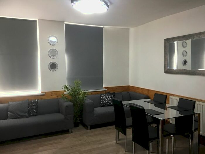 3 Bedroom Semi-Detached House To Rent In Headingley Lane, Leeds, LS6