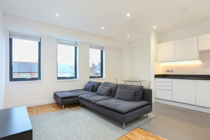 1 Bedroom Apartment To Rent In St Leonards Road Windsor, SL4