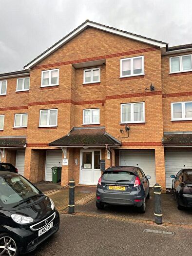 1 Bedroom Apartment For Sale In Hassenbrook Road, Stanford-le-Hope, Essex, SS17