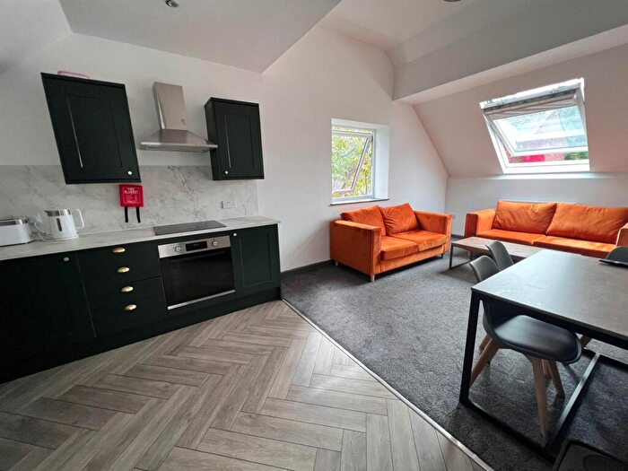 3 Bedroom Flat To Rent In Medburn House, Barker Street, Shieldfield, Newcastle Upon Tyne, NE2