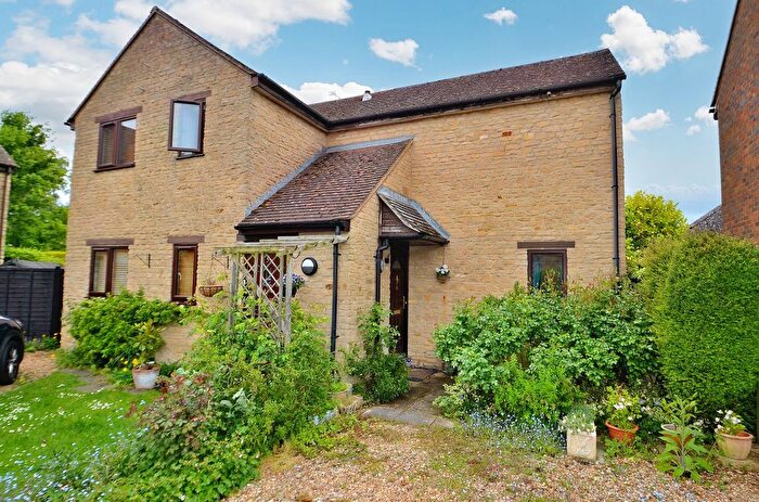 1 Bedroom Semi-Detached House For Sale In West Lane, Emberton, MK46