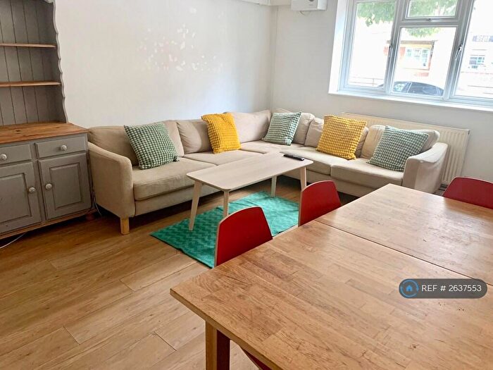 4 Bedroom Maisonette To Rent In Weddell House, London, E1