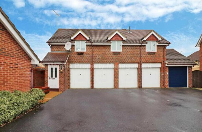 2 Bedroom Coach House To Rent In Hatfield, AL10