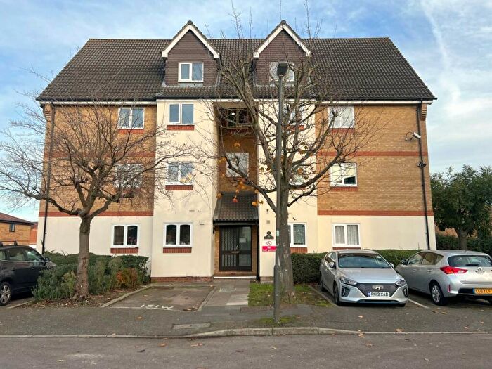 1 Bedroom Flat To Rent In Wells Court, Longfield Drive, CR4