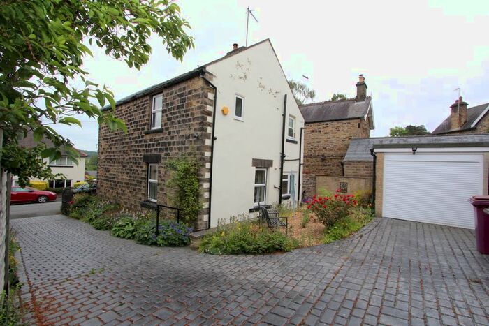 3 Bedroom Semi-Detached House To Rent In Quoit Green, Dronfield, S18