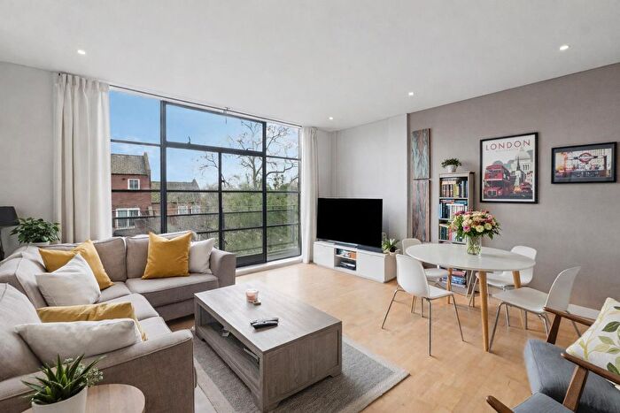 2 Bedroom Flat For Sale In Chiswick Green Studios, London, W4