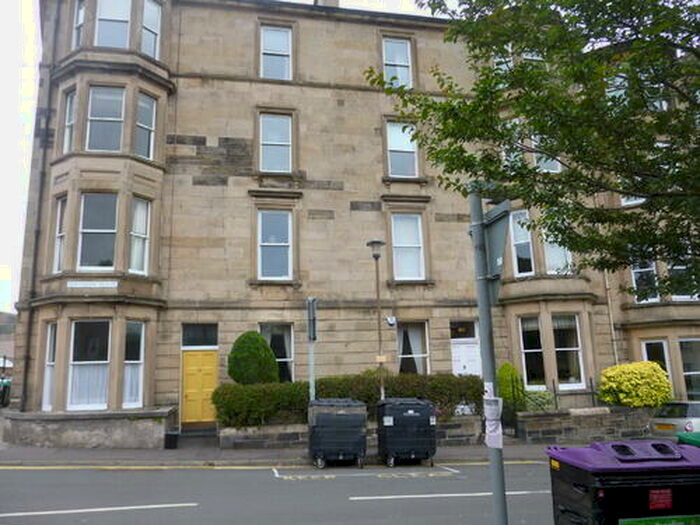2 Bedroom Flat To Rent In Findhorn Place, Edinburgh, EH9