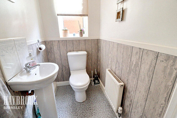 4 Bedroom Detached House For Sale In Hall Cross Avenue, Wombwell, S73