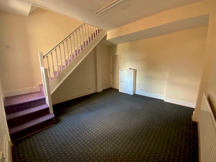 3 Bedroom End Of Terrace House To Rent In Red Lane, Foleshill, Coventry, CV6