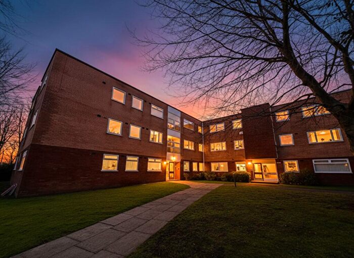 2 Bedroom Flat To Rent In Cholmondeley Road, Rivington Cholmondeley Road, M6