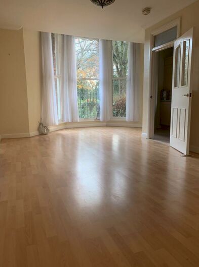 2 Bedroom Apartment To Rent In Ullet Road, L17