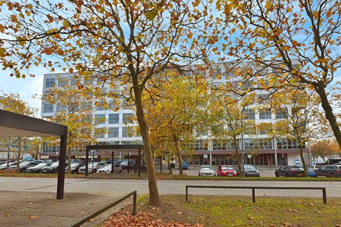 2 Bedroom Flat To Rent In Silbury Boulevard, Milton Keynes, MK9