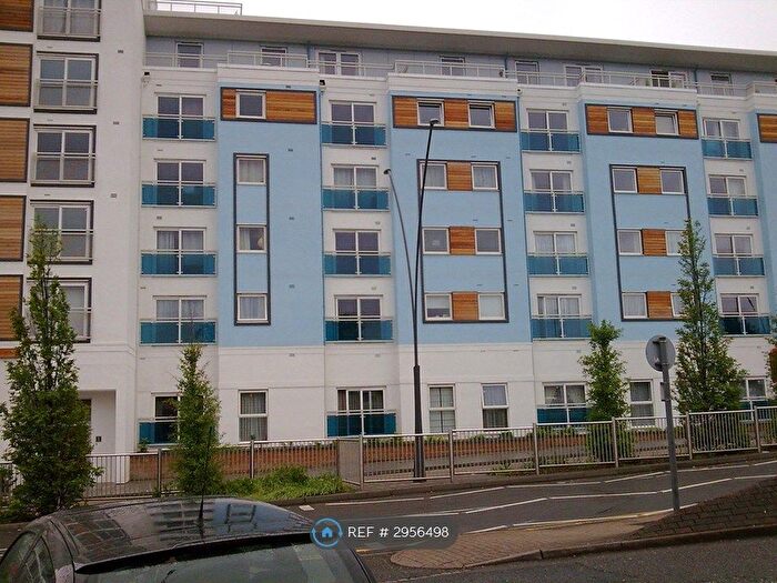 1 Bedroom Flat To Rent In Hudson House, Epsom, KT19