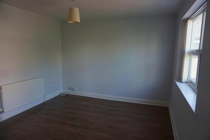 1 Bedroom Flat To Rent In Palace Grove, Bromley BR1