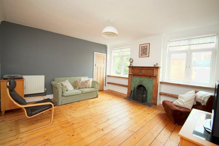 3 Bedroom Flat To Rent In Cheltenham Road, Montpelier, Bristol, BS6